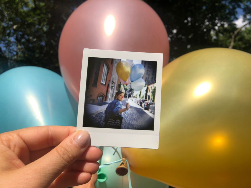 1000 Win een gloednieuwe Diana Instant Camera