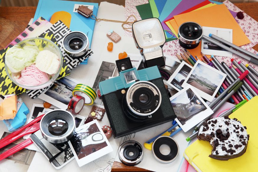 1000 Win een gloednieuwe Diana Instant Camera