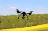 Video: Een drone met lamp als lichtbron