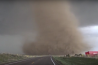 Tornado van heel dichtbij gefilmd